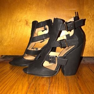 Trendy Black Cage Heels